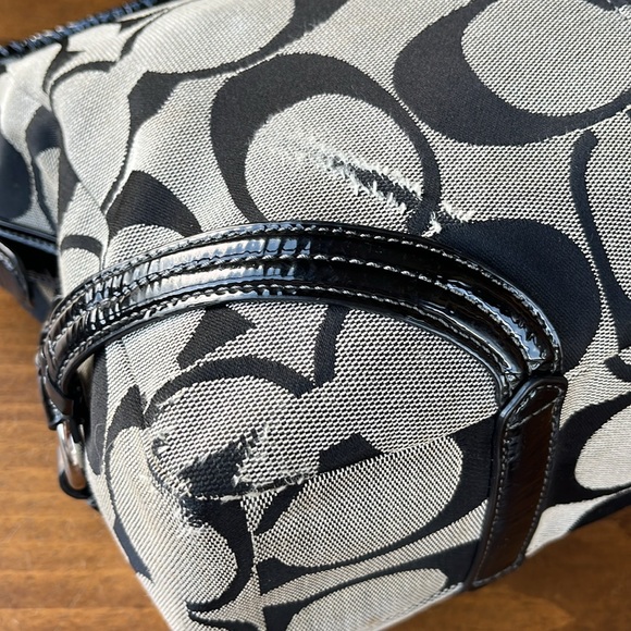 Coach Chelsea 18903 Shoulder Bag - Picture 7 of 16